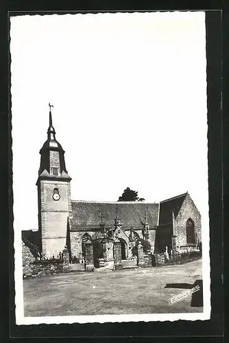 AK Le Quillio, Eglise de Delivrance, Monument historique, Vue d'ensemble