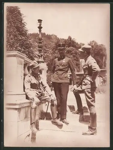 Fotografie 1.WK, Österr. Gebirgsjäger in Uniform nebst Soldat mit Orden