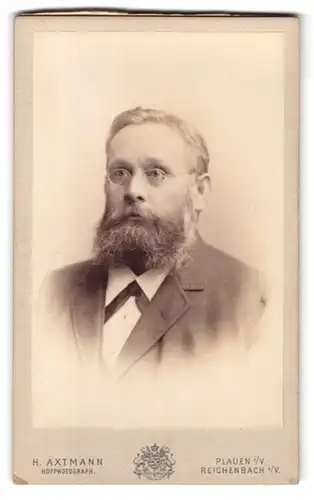 Fotografie H. Axtmann, Plauen i / Voigtl, Bahnhof-Strasse 27, Portrait bürgerlicher Herr mit Brille und Vollbart