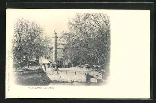 AK Vaucluse, La Place et Monument