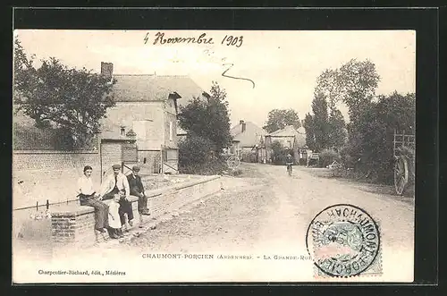 AK Chaumont-Porcien, La Grande-Rue