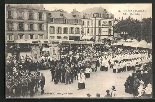 AK Ste-Anne-d`Auray, Une Procession