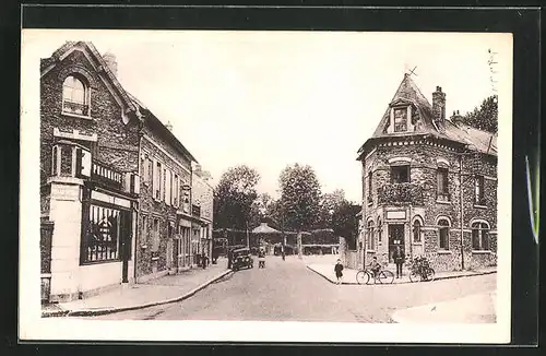 AK Savigny-sur-Orge, La Poste, Kinder mit Fahrrädern