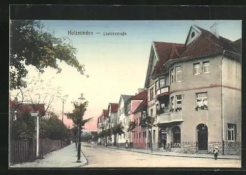 AK Holzminden, Louisenstrasse mit Lebensmittelgeschäft