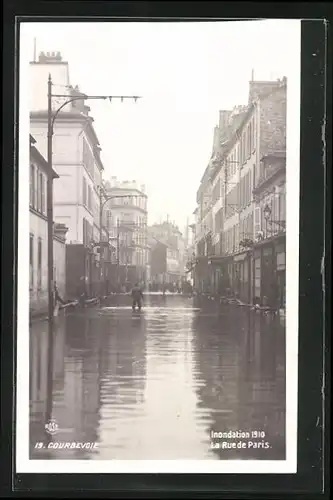 AK Courbevoie, Crue de Janvier 1910, La Rue de Paris, Hochwasser