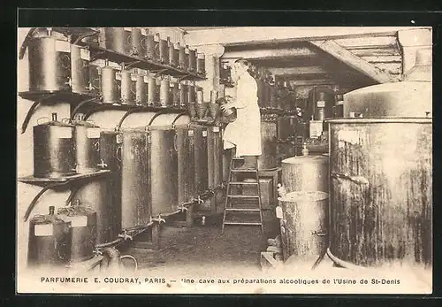 AK Paris, Parfumerie E. Coudray - Une cave aux prèparations alcooliques de l`Usine de St-Denis