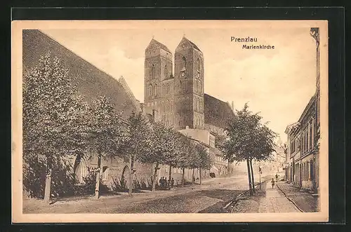 AK Prenzlau, Strasse an der Marienkirche