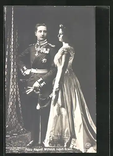 AK Portrait Prinz und Prinzessin August Wilhelm in eleganter Kleidung