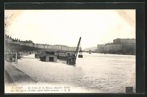 AK Lyon, La Crue de la Saône 1910, Les bas-ports envahis, Quai Saint-Antoine, Hochwasser