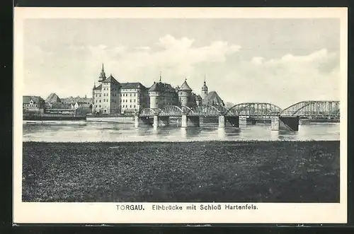 AK Torgau, Elbbrücke mit Schloss Hartenfels