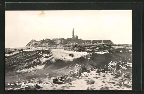 AK Insel Oie, Insel mit Leuchtturm in stürmischer Ostsee