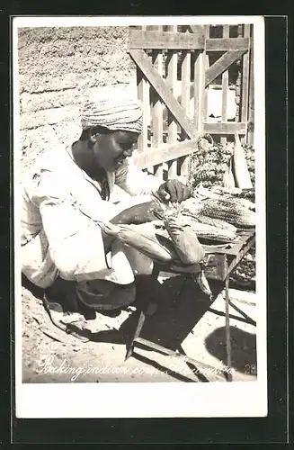 AK Alexandria, Man baking indian corn, arabischer Händler verkäuft Maiskolben