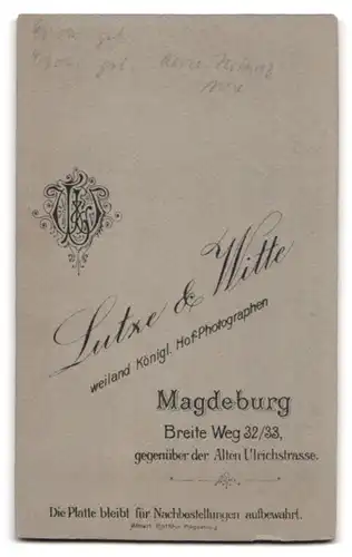 Fotografie Lutze & Witte, Magdeburg, Breite Weg 32 /33, Kleinkind in Kleidchen