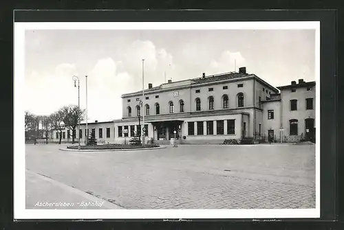 AK Aschersleben, vor dem Bahnhof