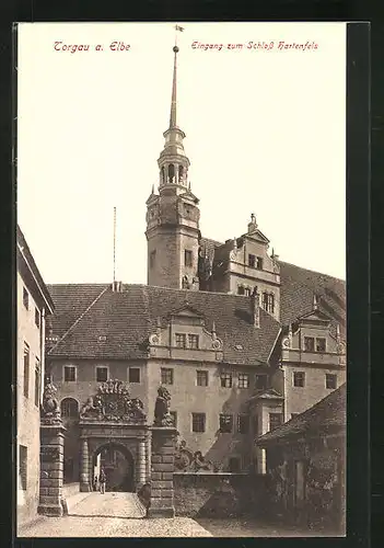 AK Torgau a. Elbe, Eingang zum Schloss Hartenfels