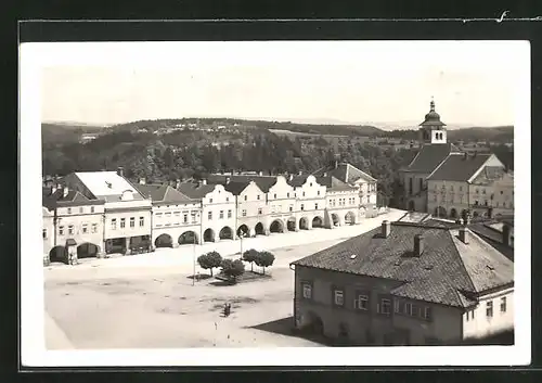 AK Neustadt a. d. Met, Hauptplatz mit Kirche