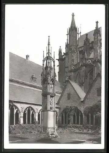 Foto-AK Deutscher Kunstverlag, Nr. 11a: Xanten, St. Viktorsdom, Kreuzhof mit Hochkreuz