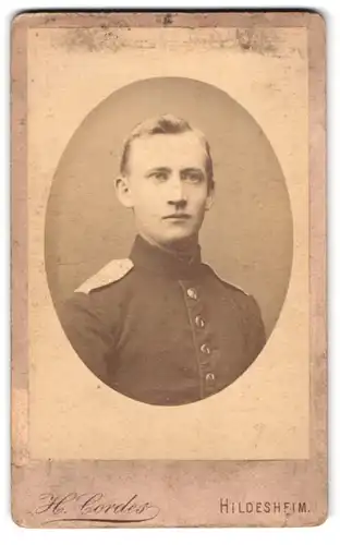 Fotografie H. Cordes, Hildesheim, Portrait junger Soldat in Uniform Rgt. 79