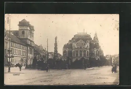 AK Kosice, Divadlo, Platzpartie in der Stadt mit Denkmal