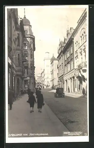 AK Gablonz / Jablonec Nad Nisou, Strassenpartie der Rathausgasse