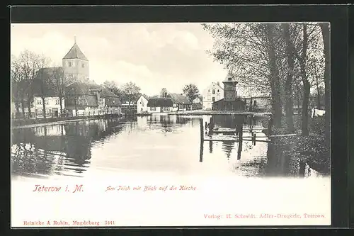 AK Teterow i. M., Am Teich mit Blick auf die Kirche