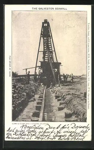 AK The Galveston Seawall, Befestigung der Küste durch das Einrammen von Holzpfählen in den sandigen Boden