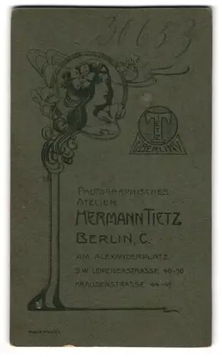 Fotografie Hermann Tietz, Berlin, Alexanderplatz, Portrait Frauenkopf im Jugendstil mit floraler Umrandung