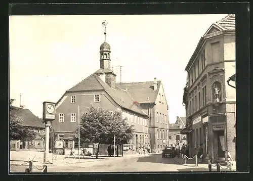 AK Teuchern, Markt mit Rathaus