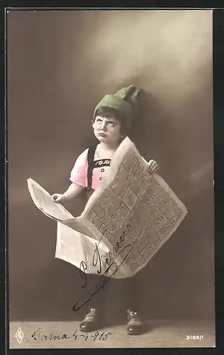 AK Zeitung lesendes Mädchen mit Zipfelmütze