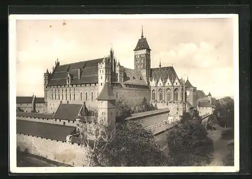 AK Marienburg / Malbork, Die Marienburg von Südosten