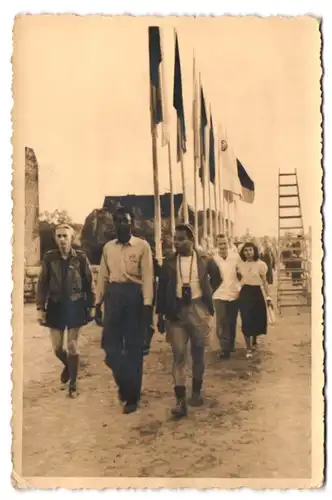 12 Fotografien W. Uhlig, Netzschkau i. V., Ansicht Berlin, Walter Ulbricht Stadion, DDR Sportfest, Einlauf der Nationen