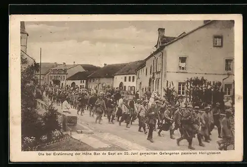 AK Kriegsgefangene passieren Heiligblasien