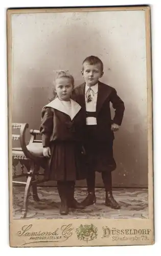 Fotografie Samson & Co., Düsseldorf, Schadowstr. 79, Kinderpaar in modischer Kleidung