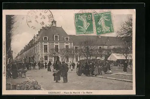 AK Richelieu, Place du Marché, La Mairie