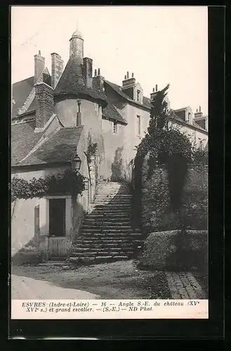 AK Esvres, Angle S.-E. du chateau et grand escalier