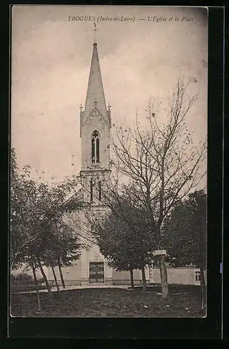 AK Trogues, L`Eglise et la Place