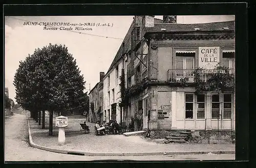 AK Saint-Christophe-sur-le-Nais, Café de la Ville, Avenue Claude Hillarion