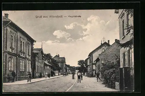 AK Wörrstadt, Passanten in der Hauptstrasse