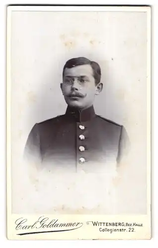 Fotografie Carl Goldammer, Wittenberg, Collegienstrasse 22, Alfred Thomas mit Zwicker in Uniform