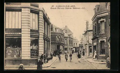 AK Cayeux-sur-Mer, Grande Rue avec Galeries Modernes