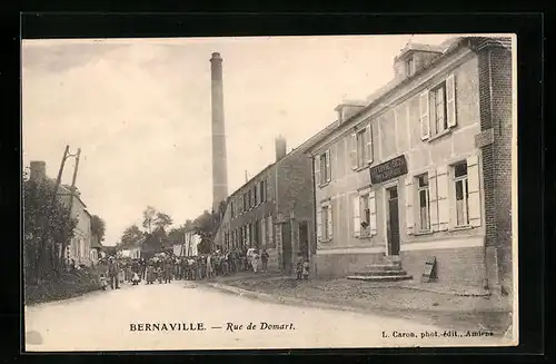 AK Bernaville, Rue de Domart, Strassenpartie