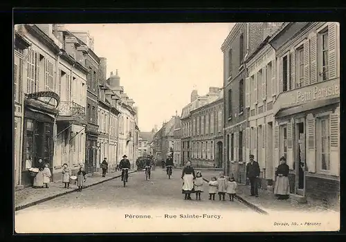 AK Péronne, Rue Sainte-Furcy, Strassenpartie