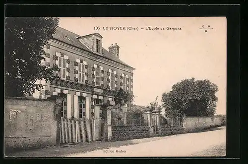 AK Le Noyer, l'Ecole de Garcons