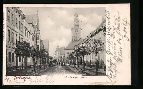 AK Gardelegen, Passanten in der Magdeburger Strasse