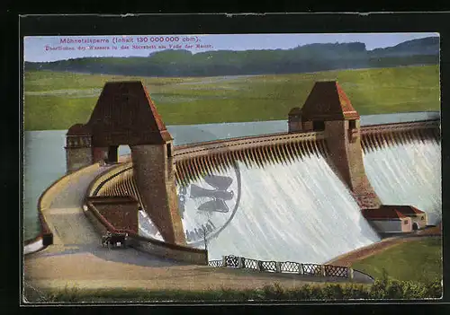 AK Günne, Möhnetalsperre, Überfliessen des Wassers in das Sturzbett am Fusse der Mauer