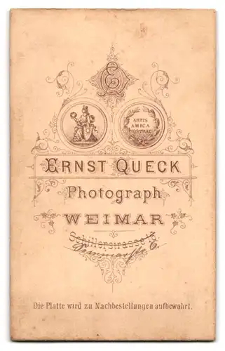 Fotografie Ernst Queck, Weimar, Schillerstrasse 16, Junger Mann mit Binder und Zwicker