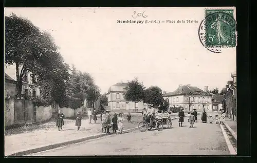 AK Semblancay, Place de la Mairie