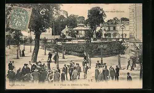 AK Ivry-sur-Seine, Place de l`Hôtel-de-Ville