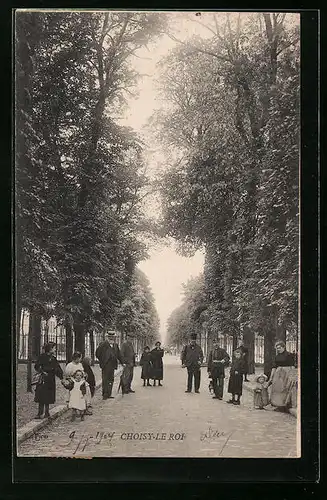 AK Choisy-le-Roi, Einwohner auf einer Strasse