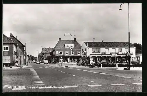 AK Woudenberg, Kruispunt De Poort /Dorpstraat